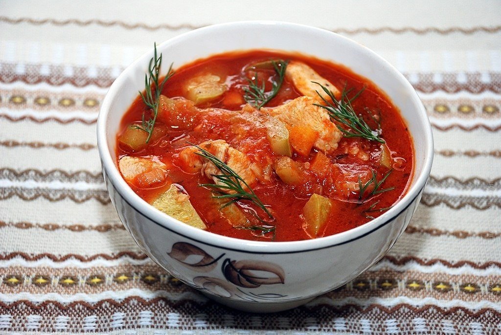 Суп с помидорами и картошкой. Для супа. Томатный суп. Суп с помидорами. Куриный суп с помидорами.
